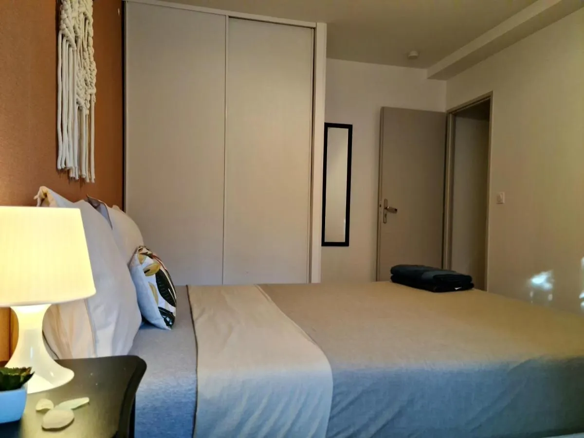 Apartment Appartement Familial Proche Centre - Terrasse & Parking Prive Gratuit Avignon