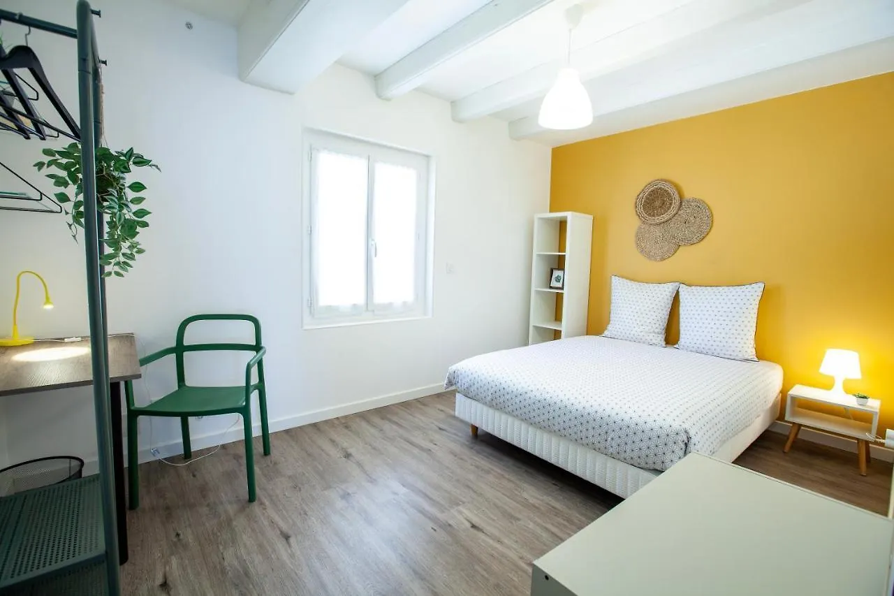 Appartement Familial Proche Centre - Terrasse & Parking Prive Gratuit Avignon Apartment