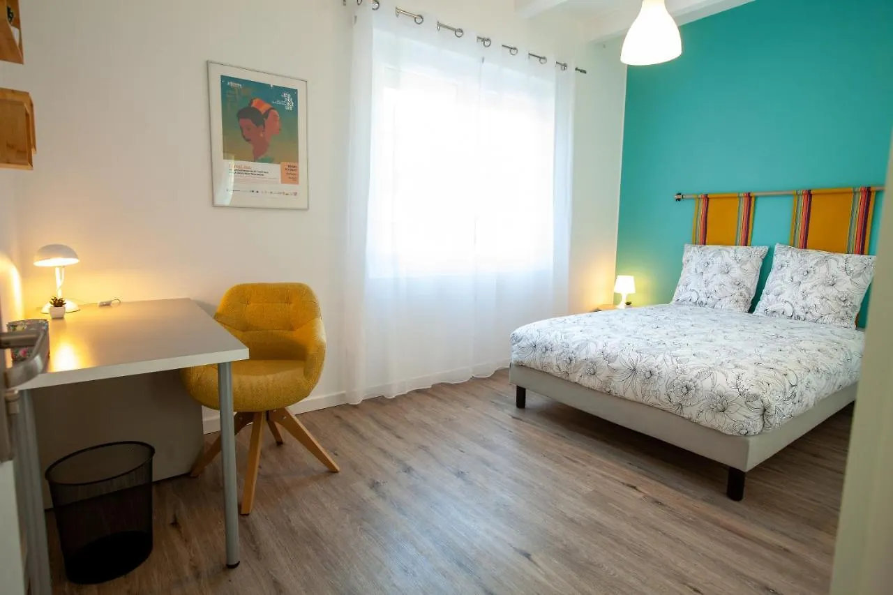 Apartment Appartement Familial Proche Centre - Terrasse & Parking Prive Gratuit Avignon France
