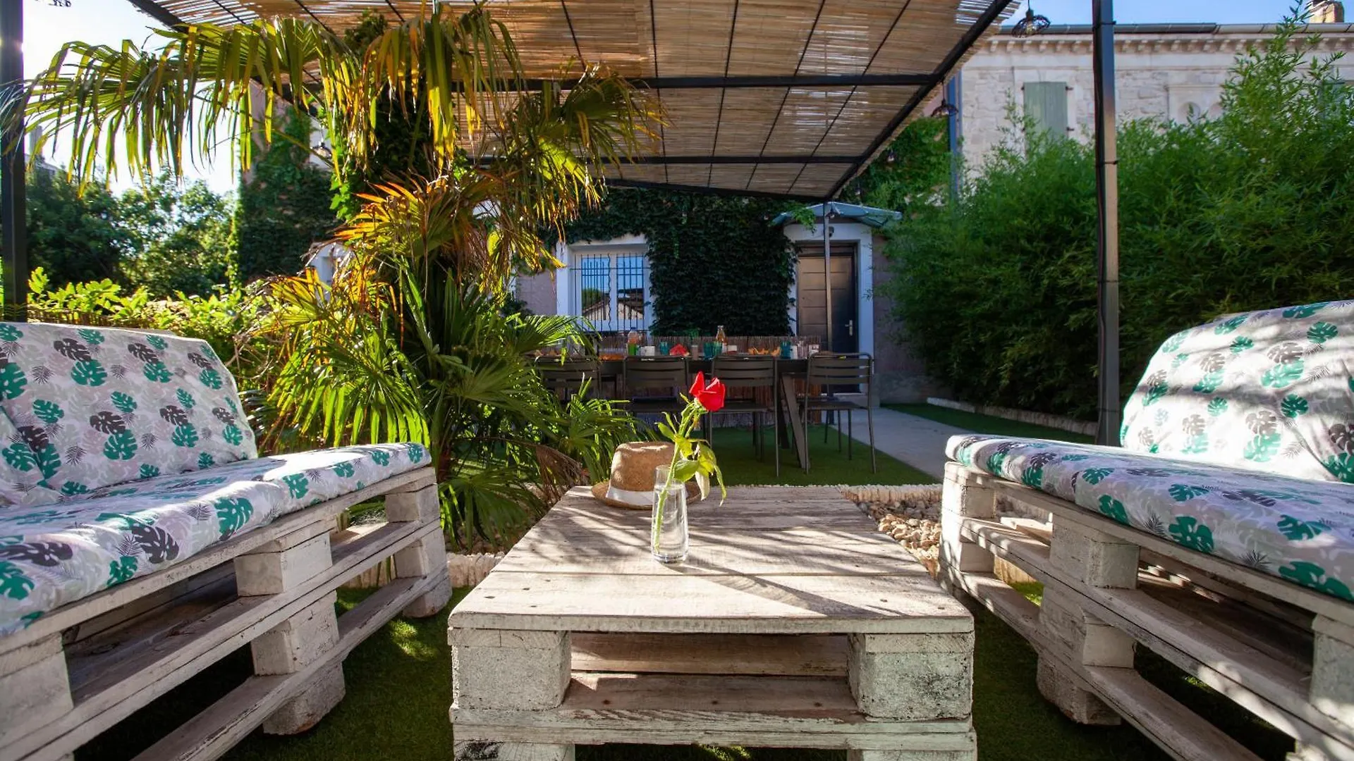 Apartment Appartement Familial Proche Centre - Terrasse & Parking Prive Gratuit Avignon